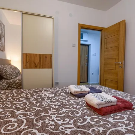 Calido Apartman *